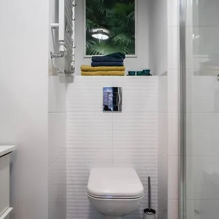 Close-golden In - Cozy And Stylish Studio - Zabkowska B Apartament