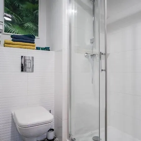 Close-golden In - Cozy And Stylish Studio - Zabkowska B Apartment *